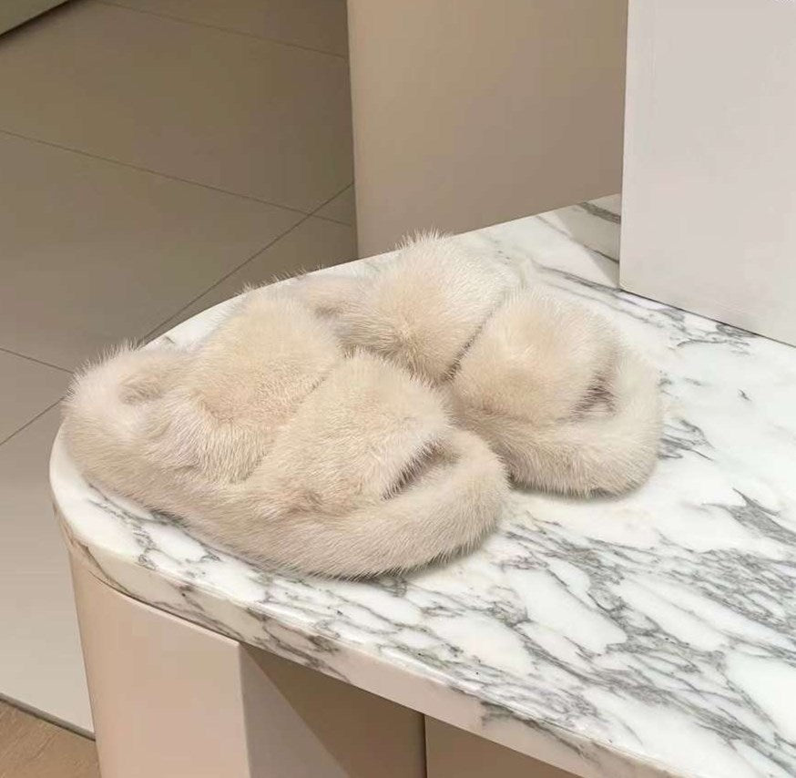 Luxury fur slippers