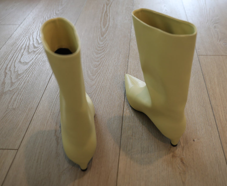 Lili boots in yellow