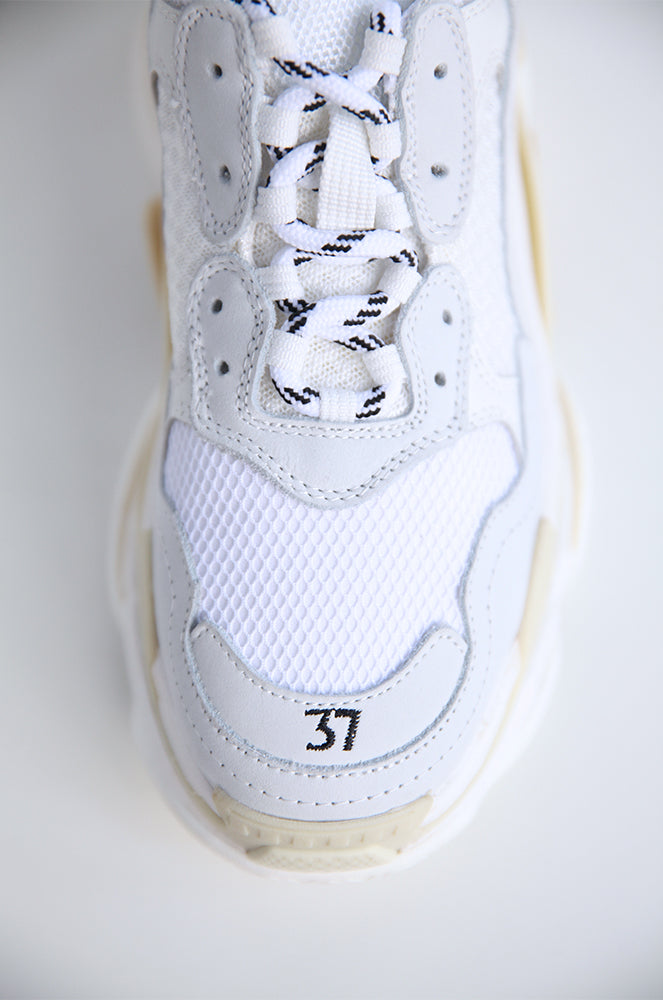 Vee sneakers