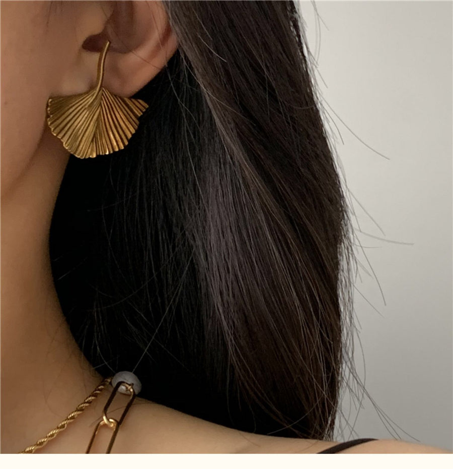 Leaf earring