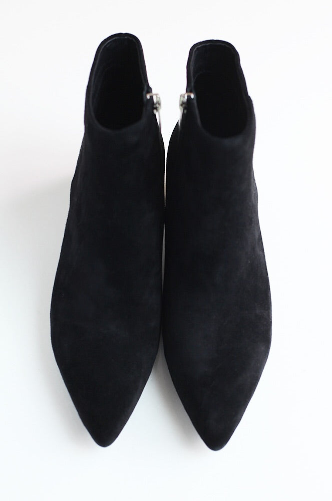 Wesley ankle boots in black