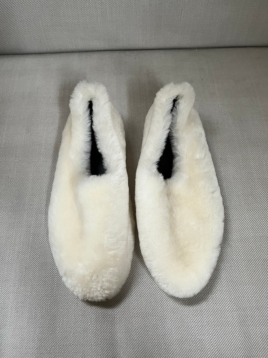 White fur flats