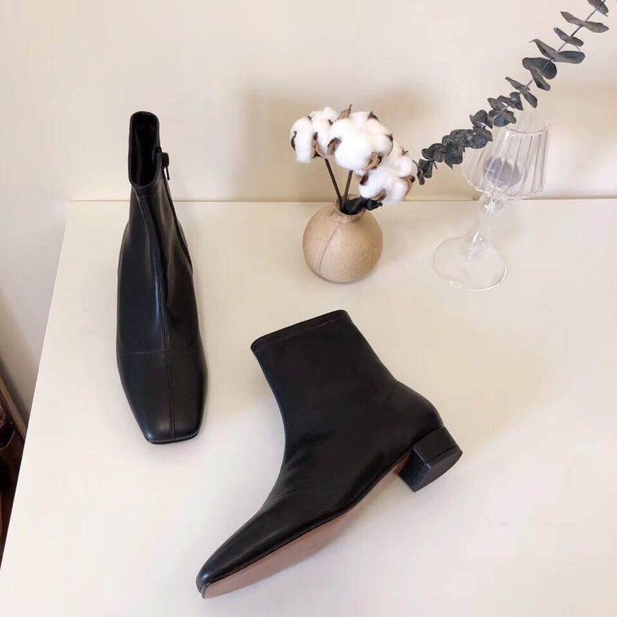 Samantha boots in black