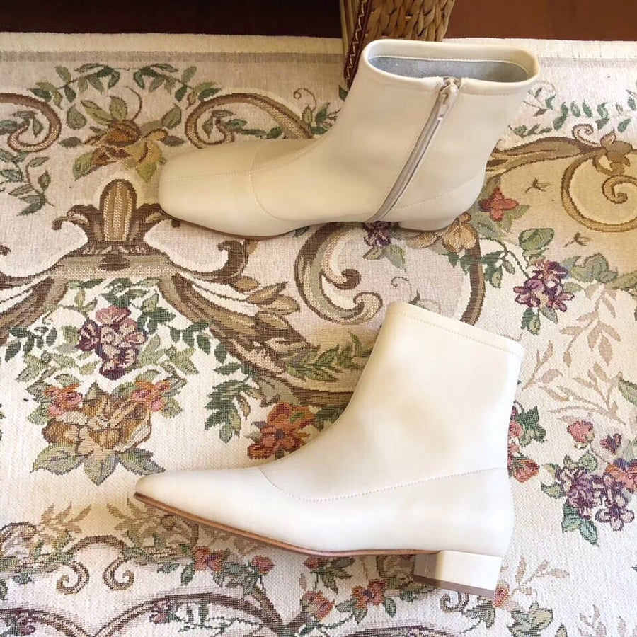Samantha boots in white