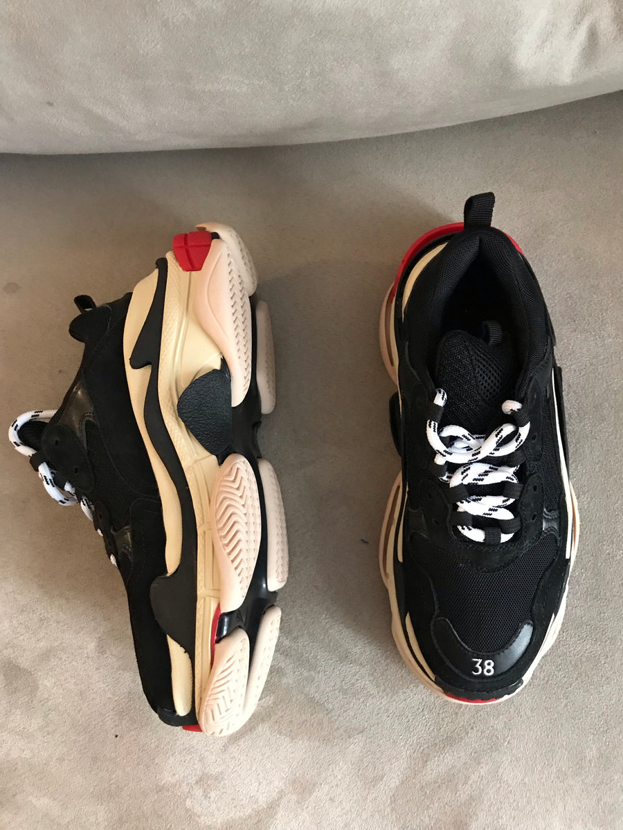 Vee sneakers
