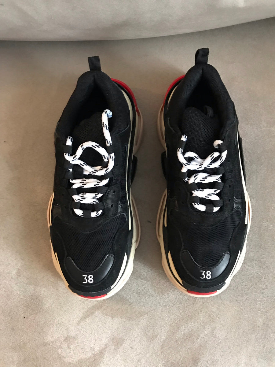 Vee sneakers