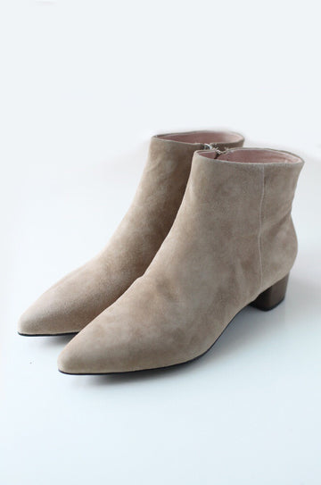 Wesley ankle boots in beige