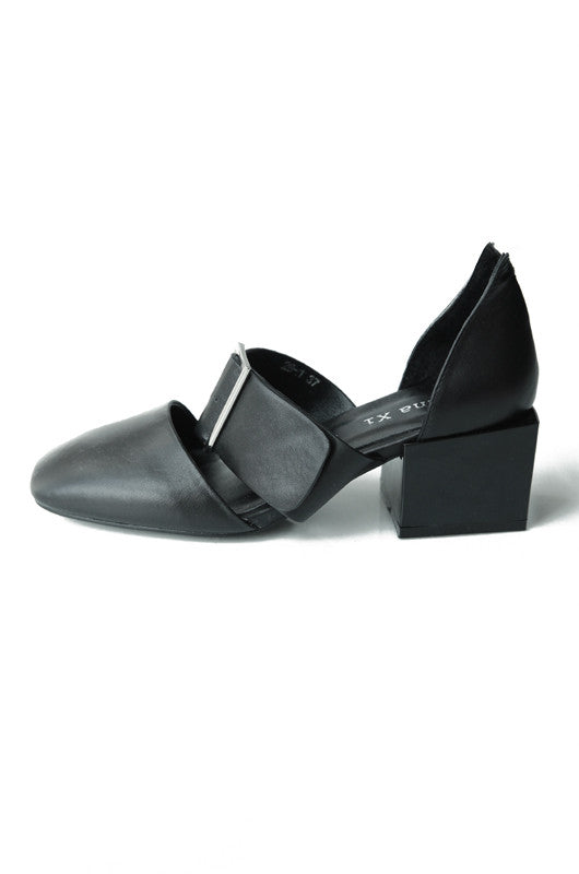Jane Chunk Heel Loafers in Black