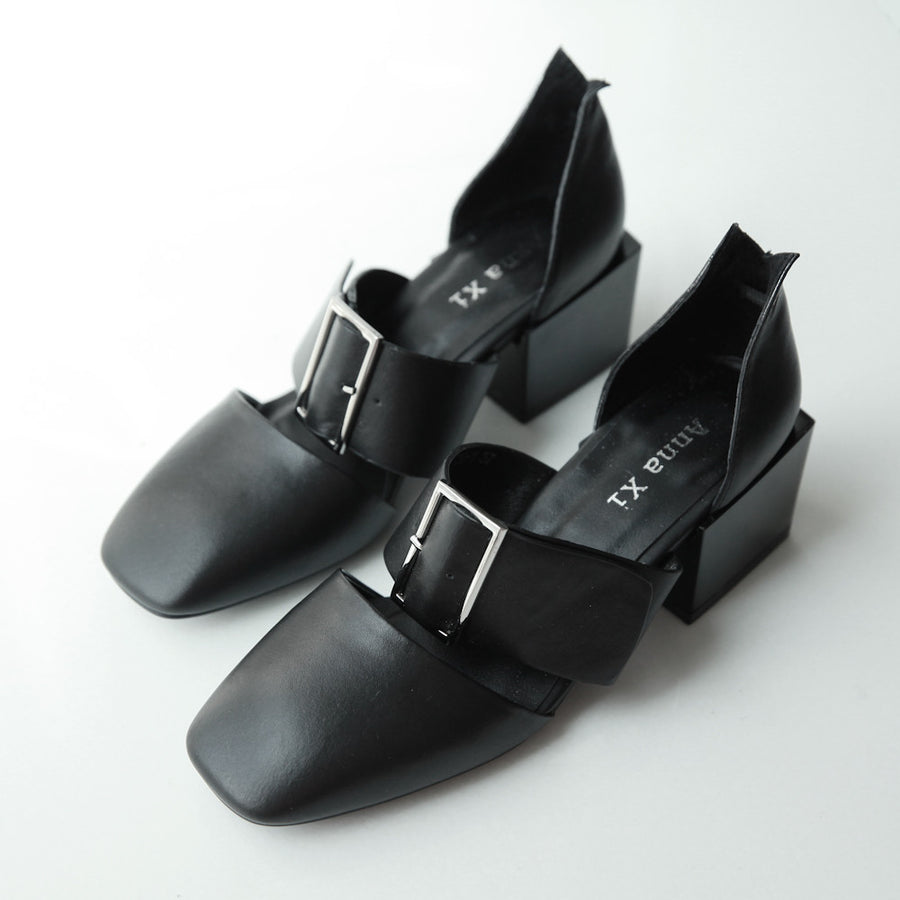 Jane Chunk Heel Loafers in Black