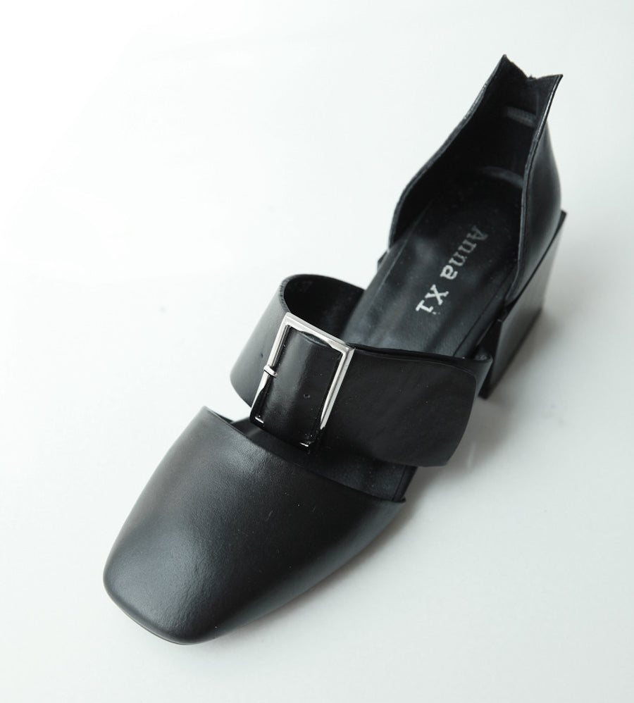 Jane Chunk Heel Loafers in Black