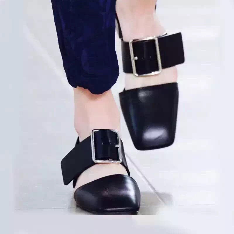 Jane Chunk Heel Loafers in Black